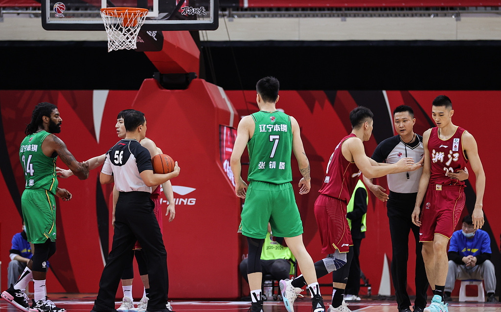 kaiyun-辽宁本钢训练开放日，关键时刻官宣签约引欢呼，荷甲在即，球队文化再被提及的简单介绍